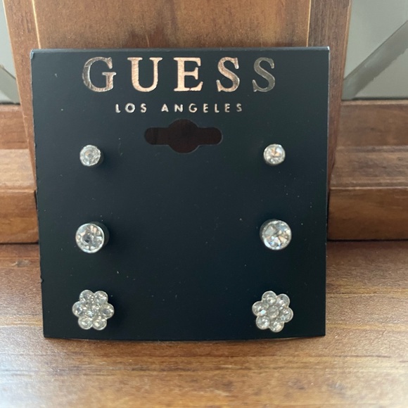 Guess stud earrings - Picture 1 of 2
